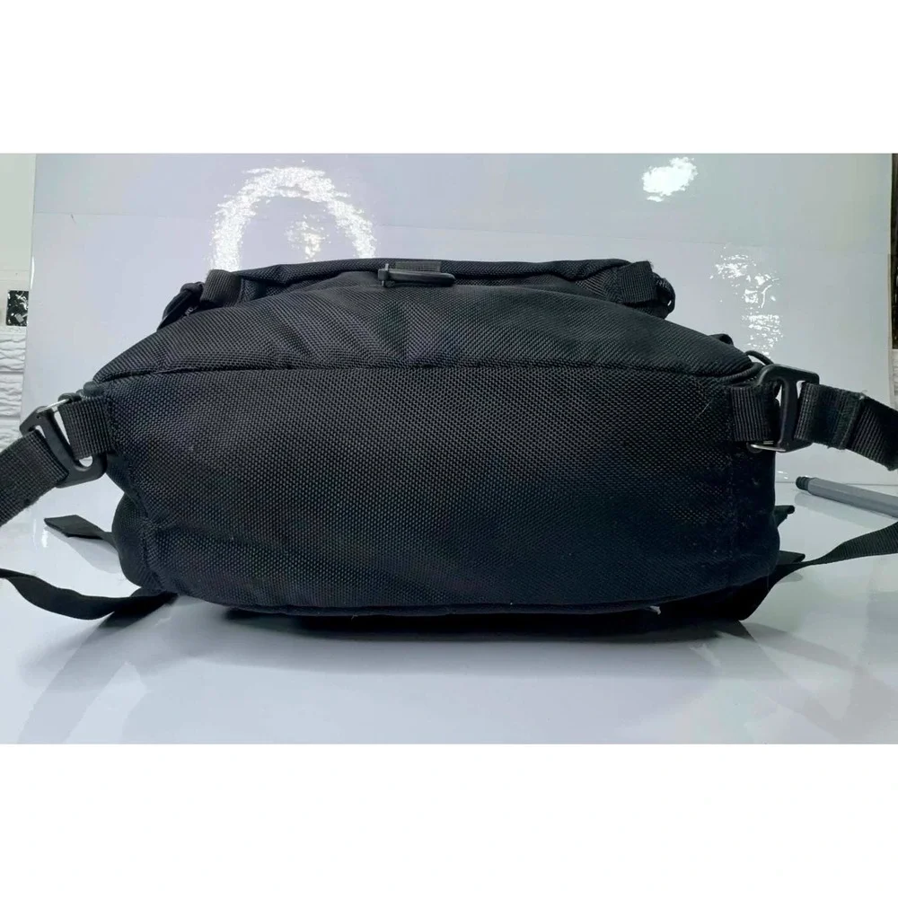 Topo Designs Travel Bag 30L Black Carry On Backpack Convertible Laptop Luggage
